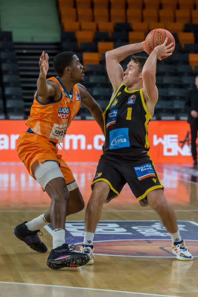 让他有条件 让他有条件